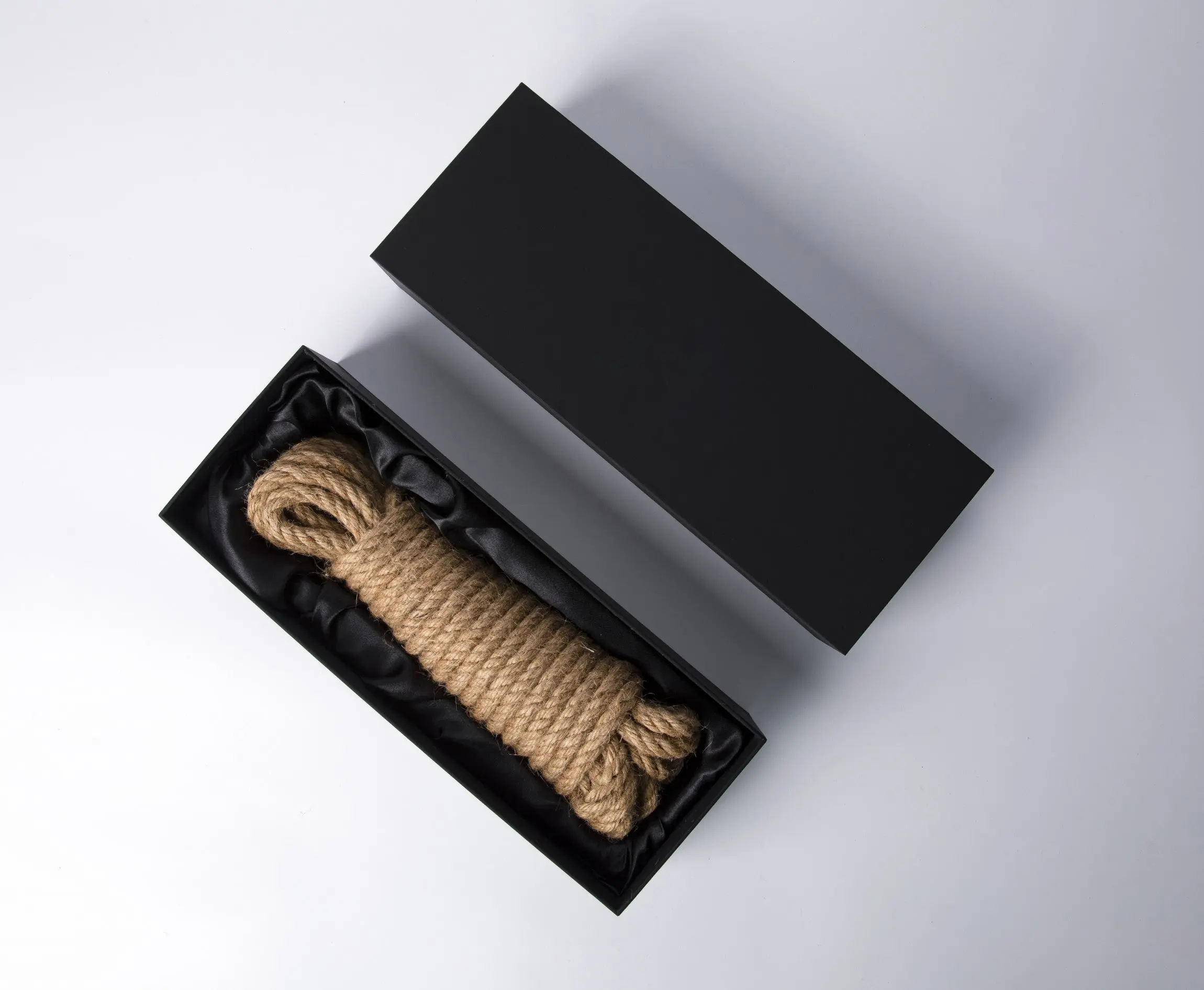 SVAKOM Real Leather BDSM - Image 5